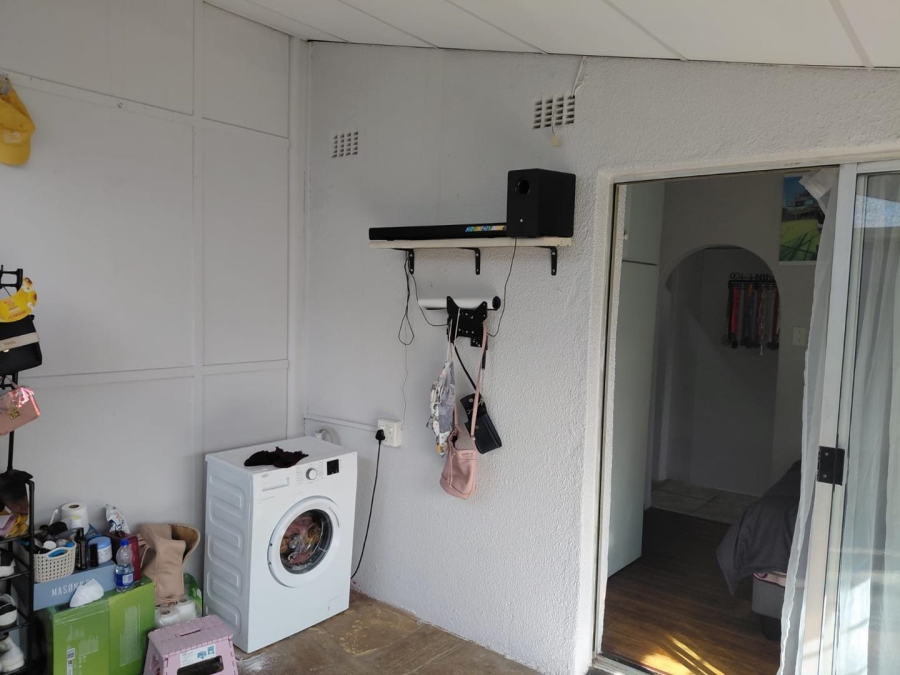To Let 1 Bedroom Property for Rent in Monte Vista Western Cape